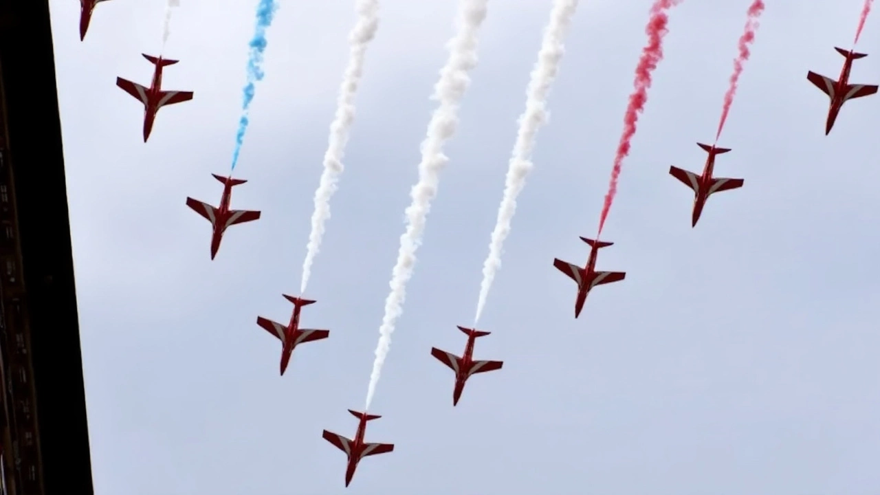 Red Arrows Flypast: Crowds and Royal Family Look To The Skies